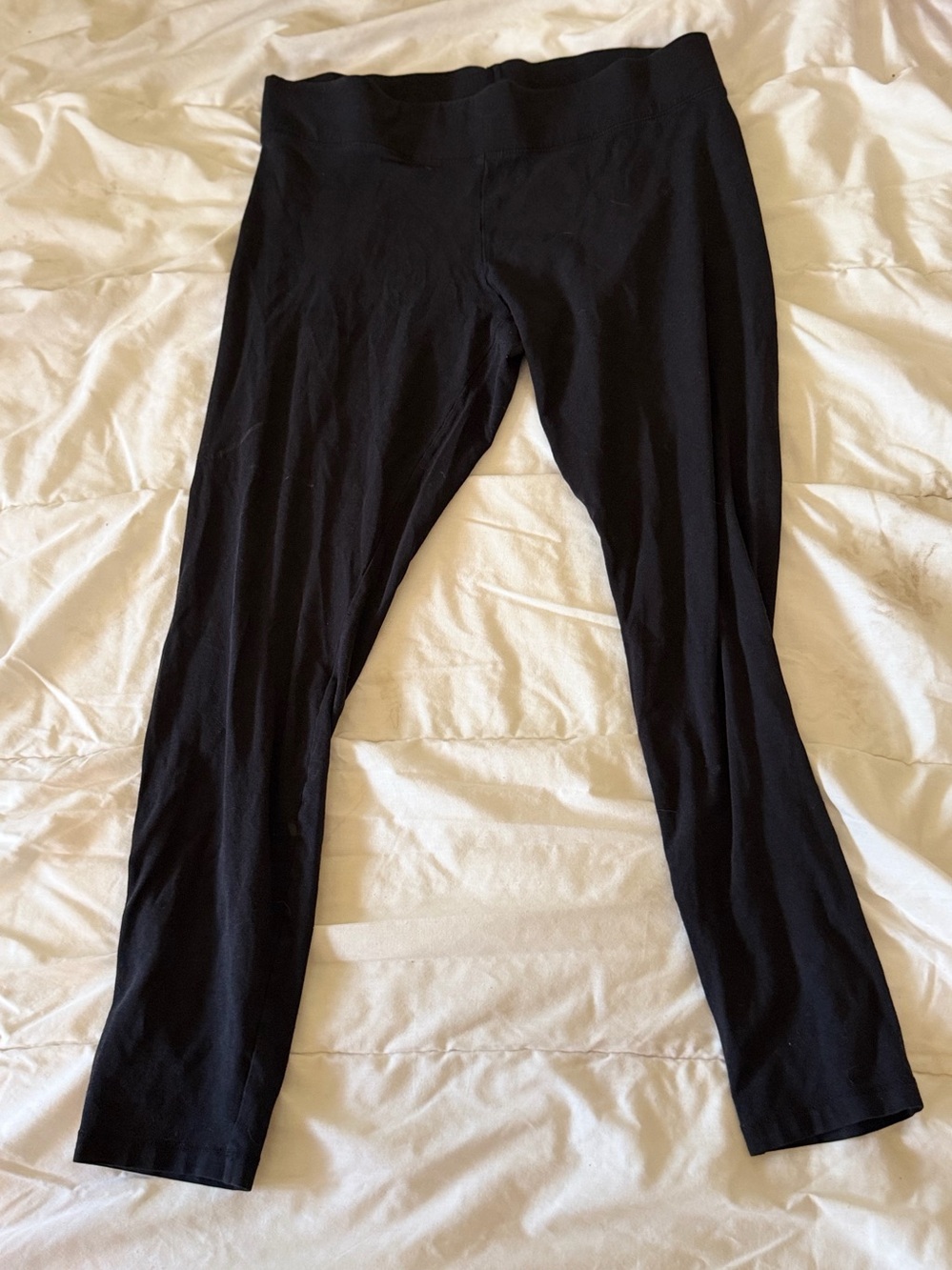 HUE women’s Black Stretch Leggings